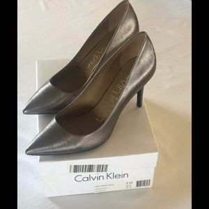 NWB Calvin Klein Gayle Pointed Toe Pump 9M